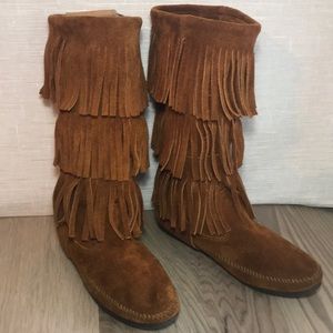 Minnetonka Triple Fringe Suede Boots Women 7